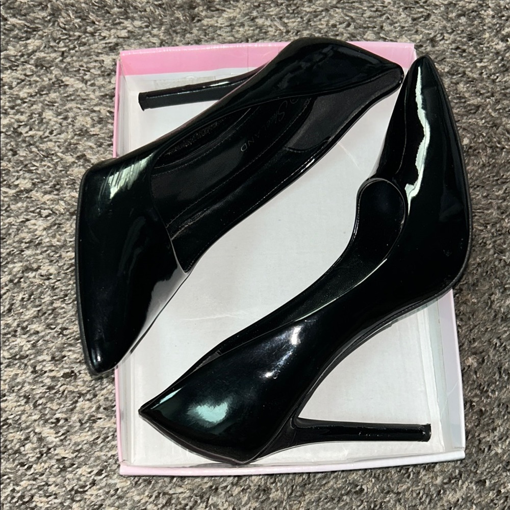 Staccato Black High Heeled Pumps